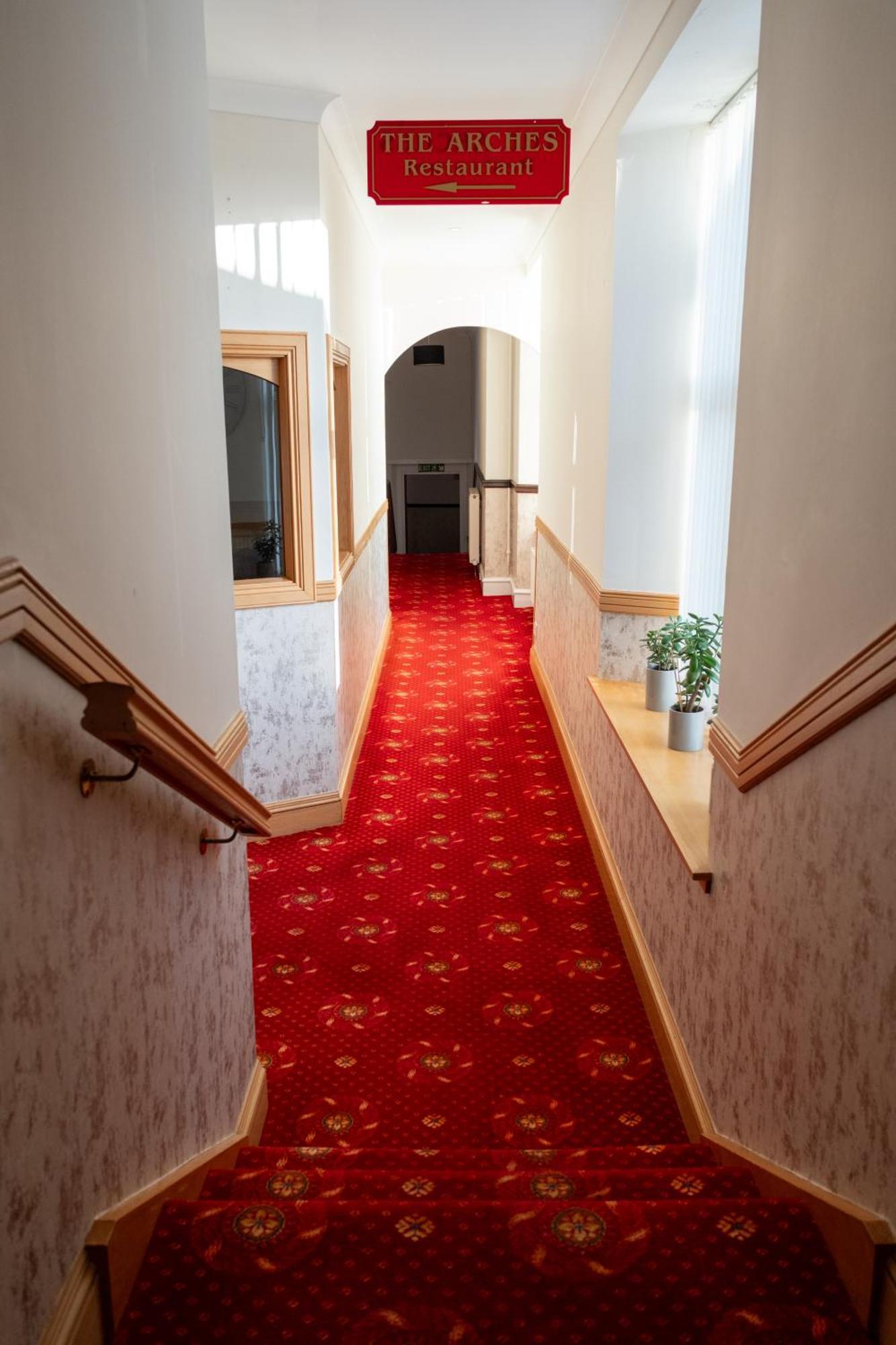 Station Hotel Ellon Dış mekan fotoğraf
