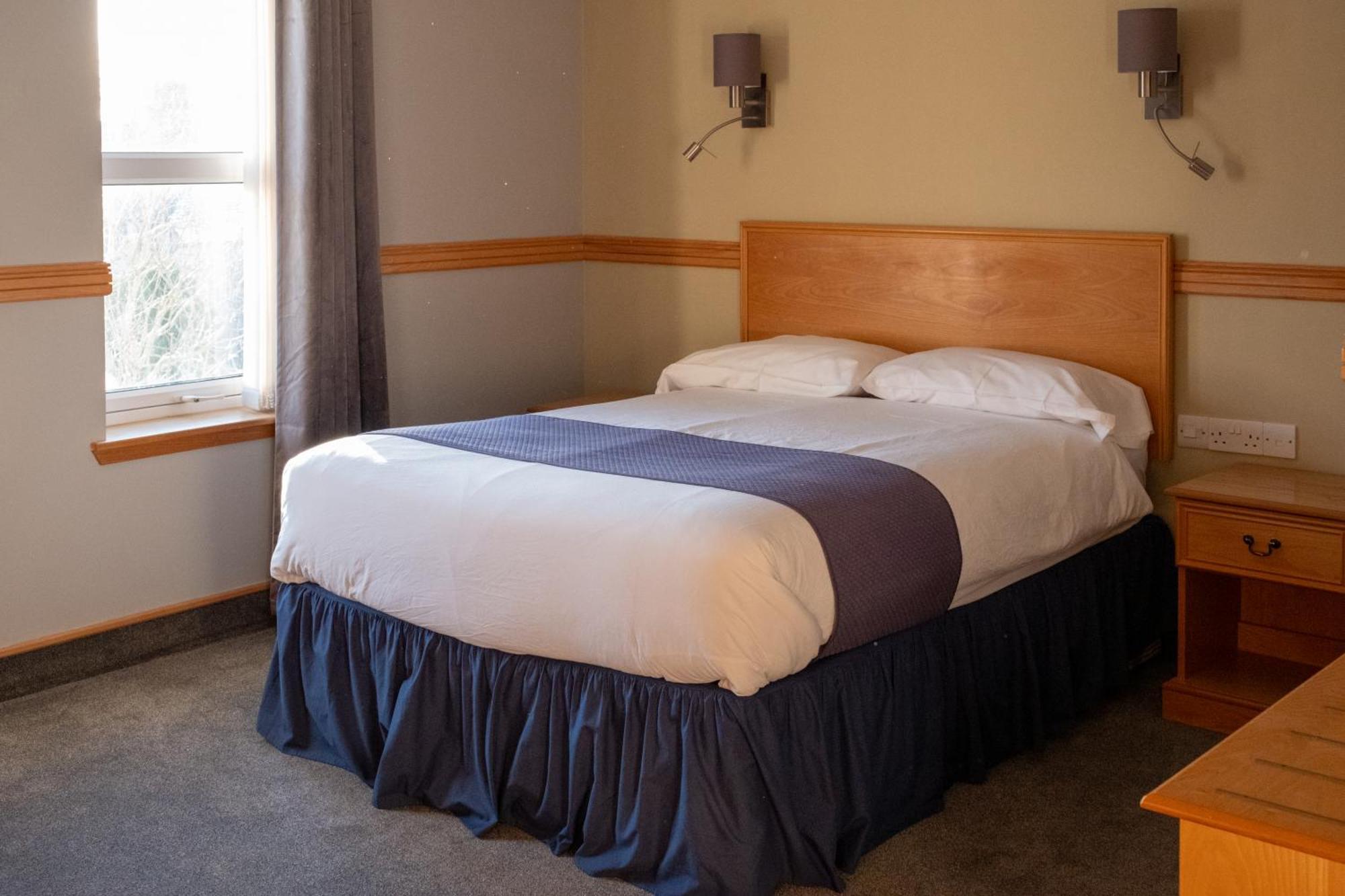 Station Hotel Ellon Dış mekan fotoğraf