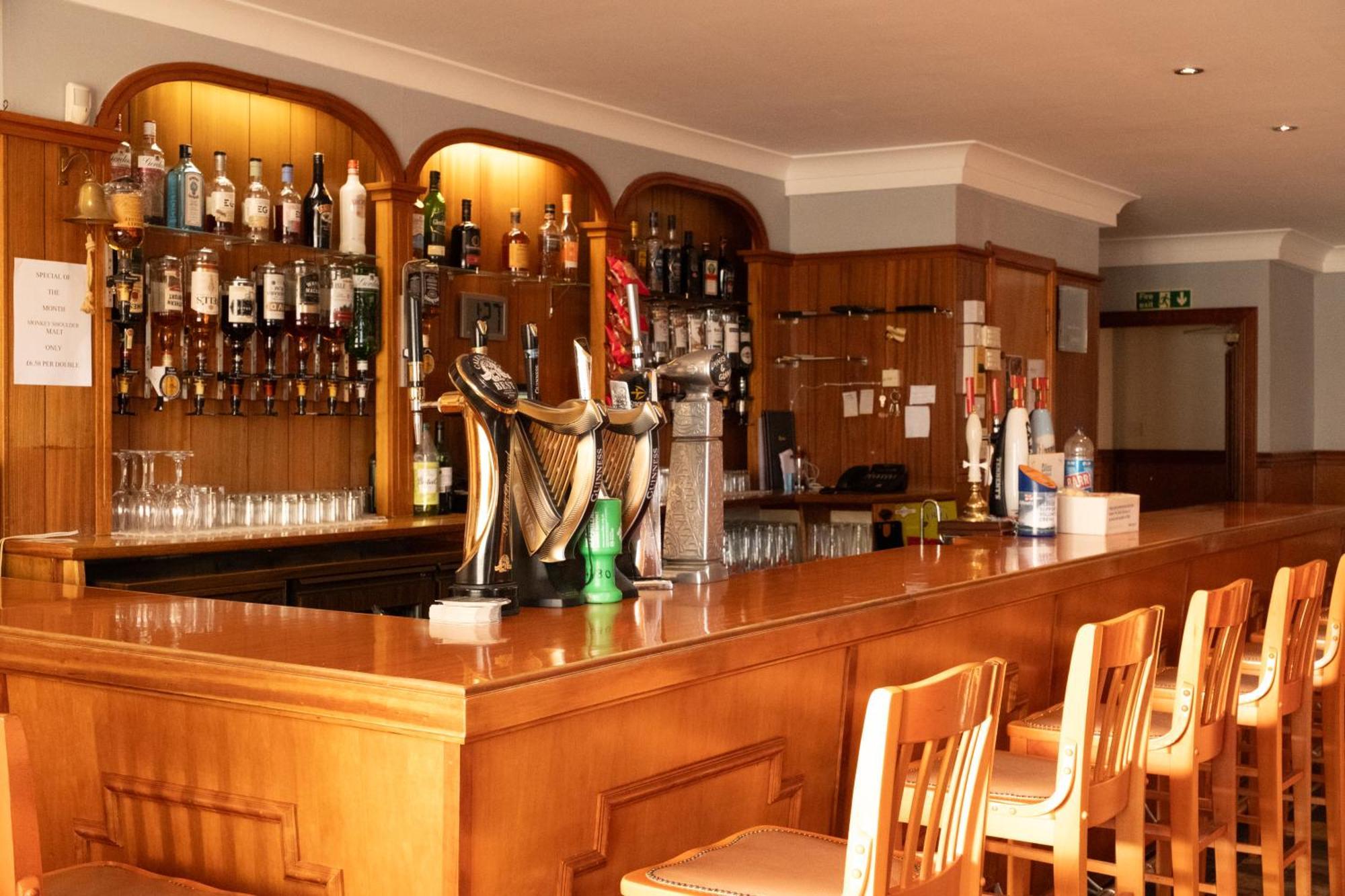 Station Hotel Ellon Dış mekan fotoğraf