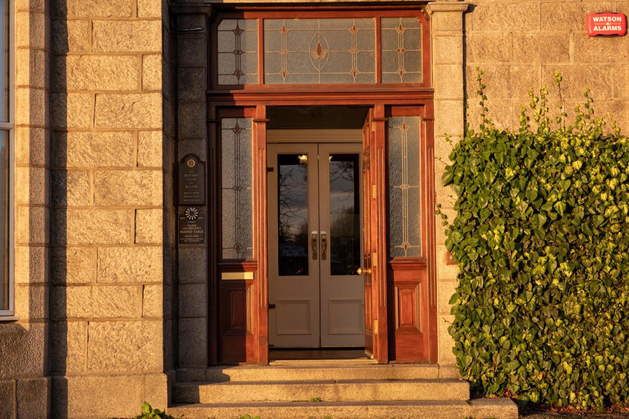 Station Hotel Ellon Dış mekan fotoğraf